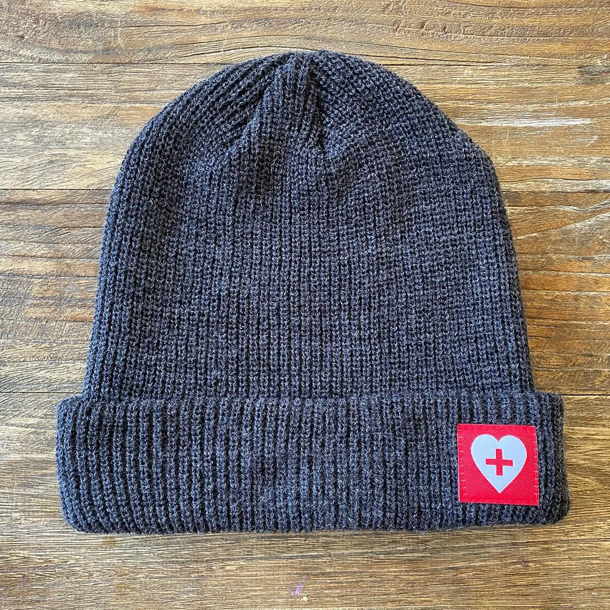 Cuffed beanie with sewn-on custom label